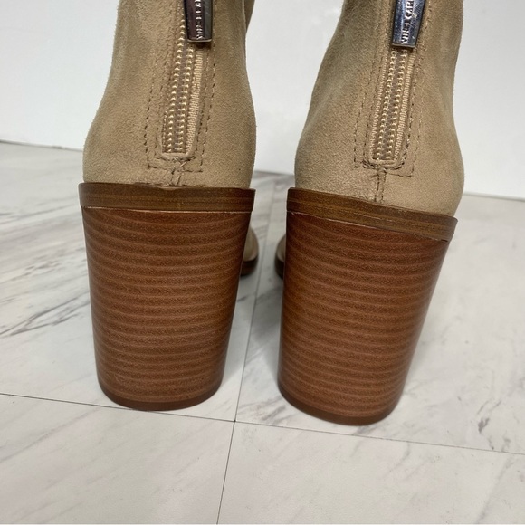 Vince Camuto Welland Tan Suede Bootie 9 1/2 M - Picture 4 of 16